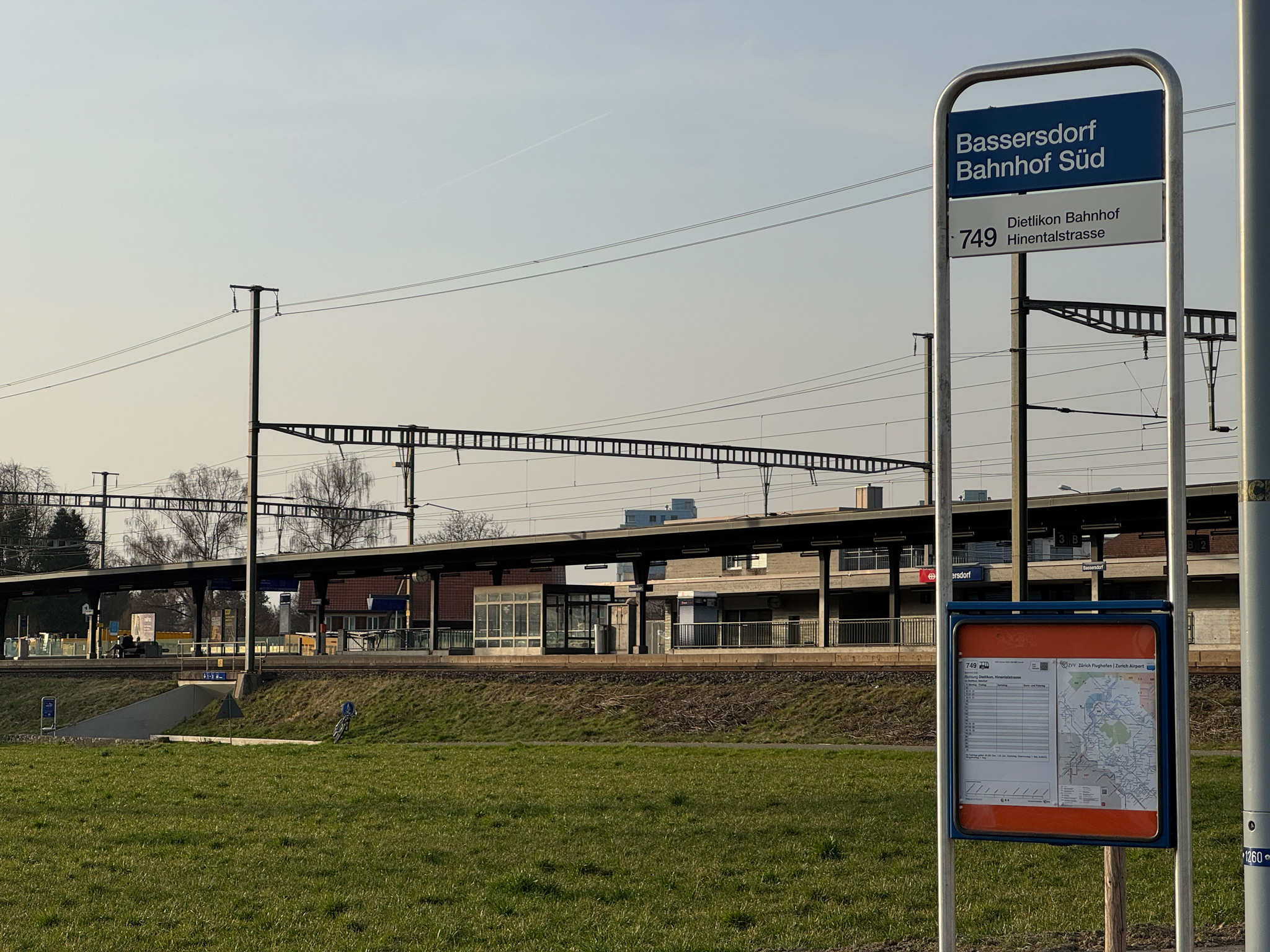 Neue Bushaltestelle «Bahnhof Süd» mit Direktverbindung nach Dietlikon
